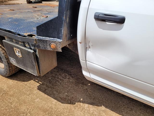 Image of Dodge Ram 3500 equipment image 2