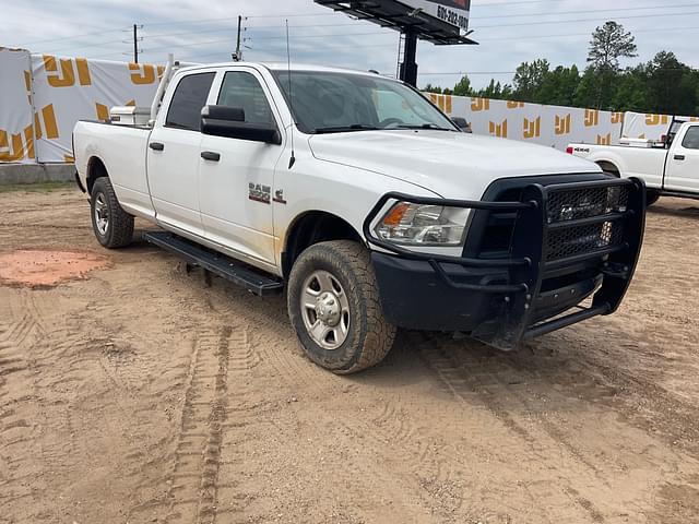Image of Dodge Ram 3500HD equipment image 2