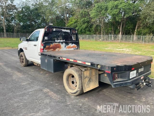 Image of Dodge Ram 3500HD equipment image 2