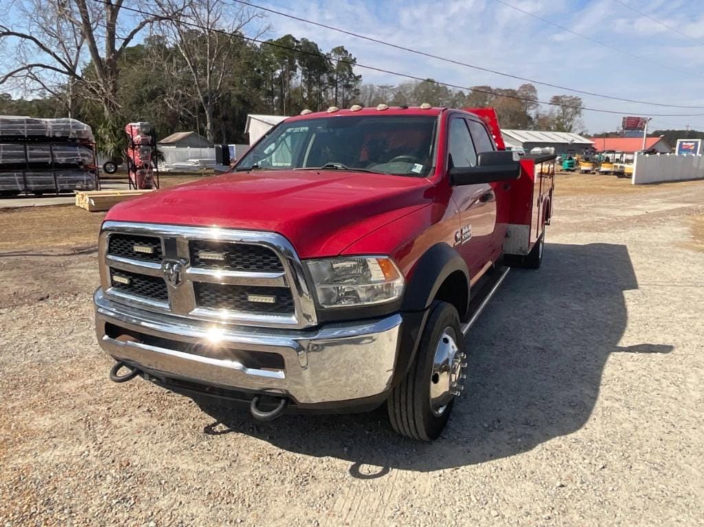 2017 Dodge Ram 5500 Equipment Image0