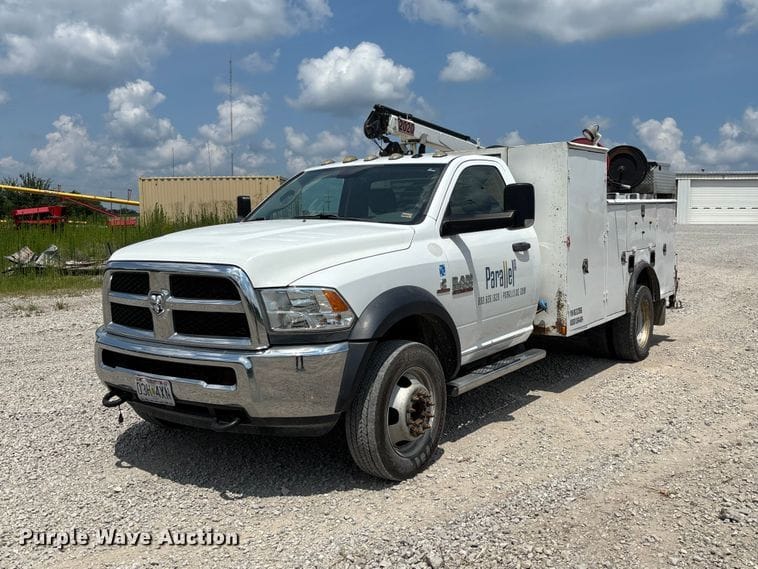 2017 Dodge Ram 5500 Equipment Image0