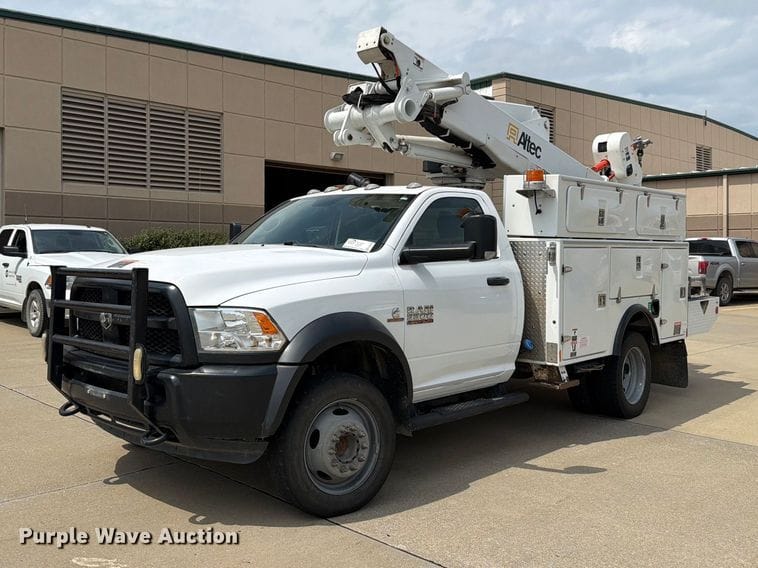 2017 Dodge Ram 5500HD Equipment Image0