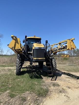 2017 RoGator RG1100B Equipment Image0