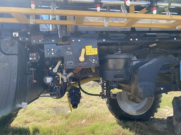 Image of RoGator RG1100B equipment image 3