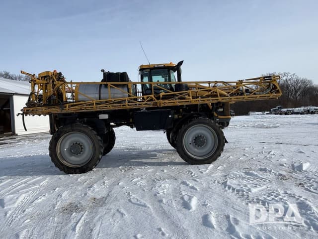 Image of RoGator RG1100B equipment image 3