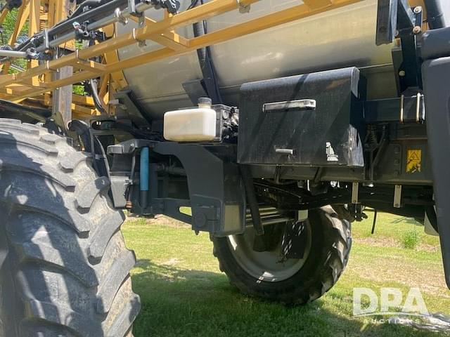 Image of RoGator RG1300 equipment image 4