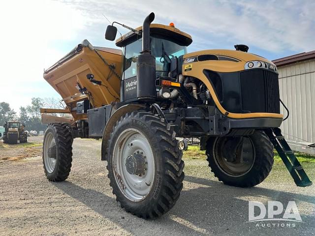 Image of RoGator RG1300B equipment image 4