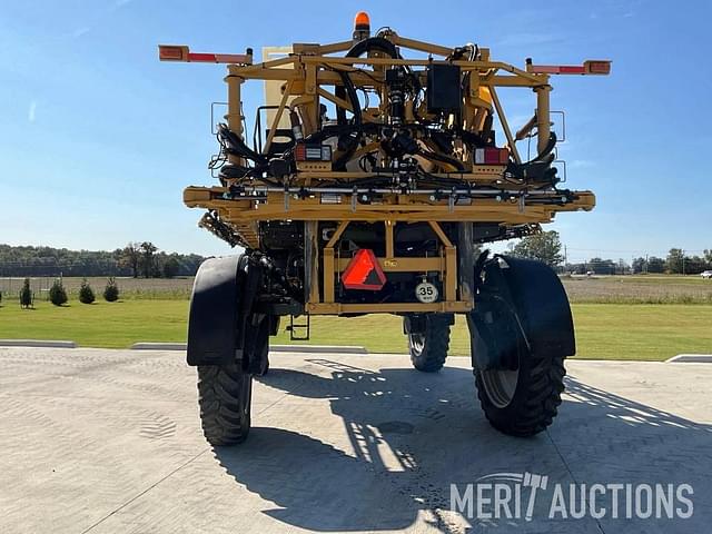 Image of RoGator RG1100 equipment image 3