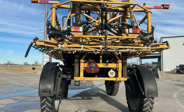 Image of RoGator RG1100B equipment image 3