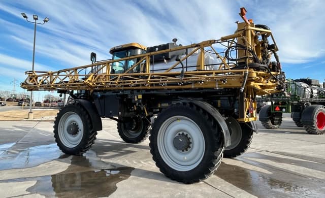 Image of RoGator RG1100B equipment image 4