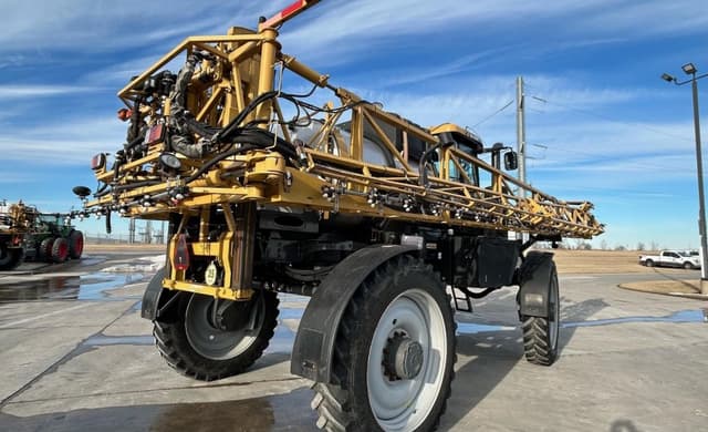 Image of RoGator RG1100B equipment image 2