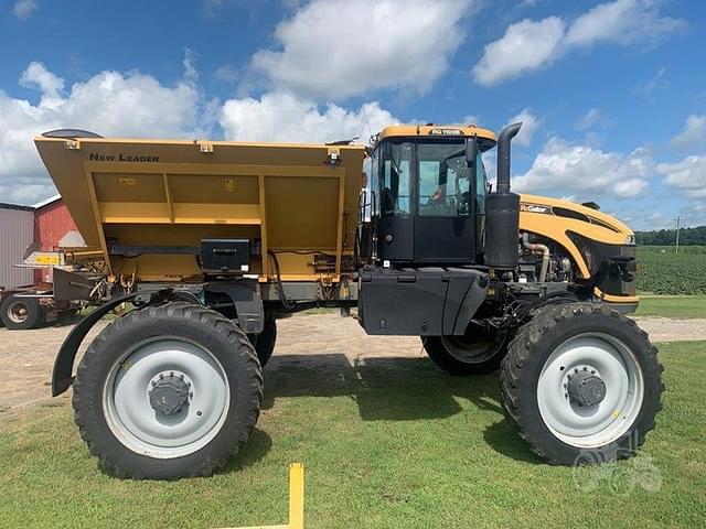 Image of RoGator RG1100B equipment image 3