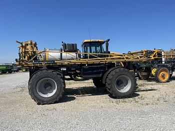 2017 RoGator RG1100B Equipment Image0