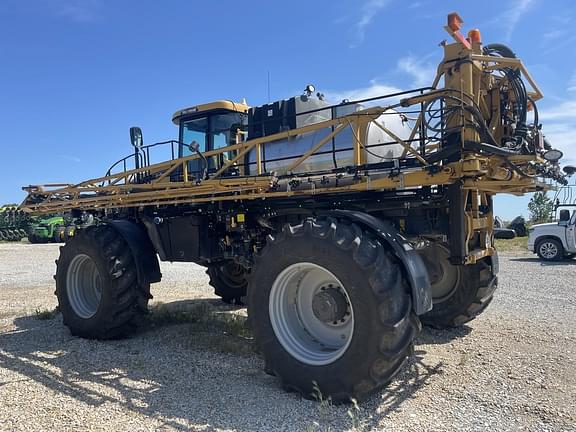 Image of RoGator RG1100B equipment image 4