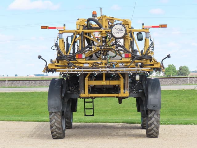 Image of RoGator RG1100B equipment image 3