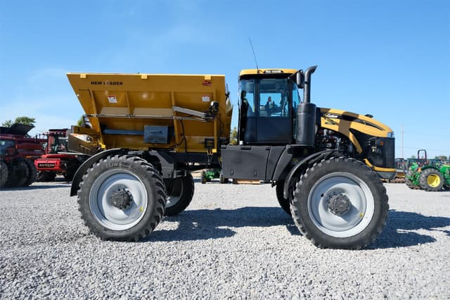 Image of RoGator RG1100B equipment image 3