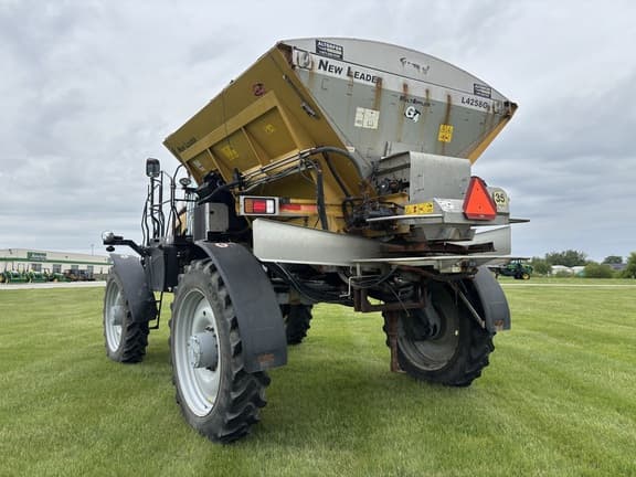 Image of RoGator RG1100B equipment image 4