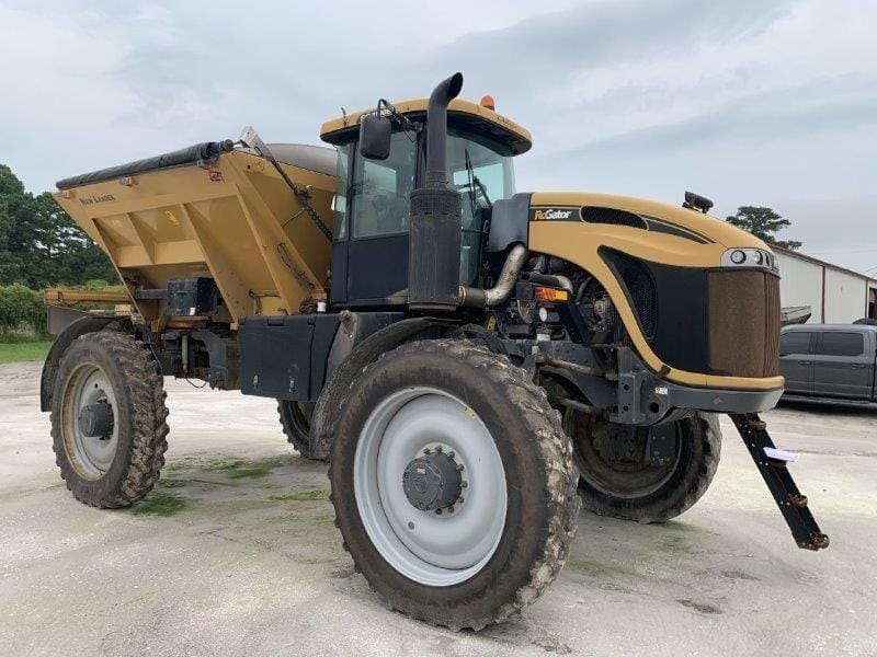 2017 RoGator RG1100B Equipment Image0