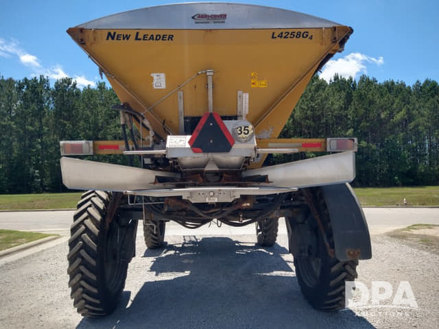Image of RoGator RG1100B equipment image 4
