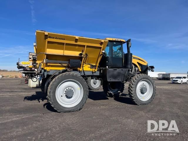 Image of RoGator RG1100B equipment image 4
