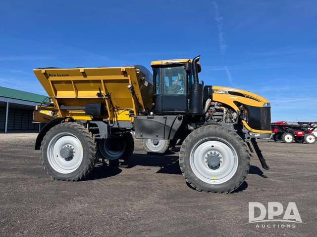 Image of RoGator RG1100B equipment image 2