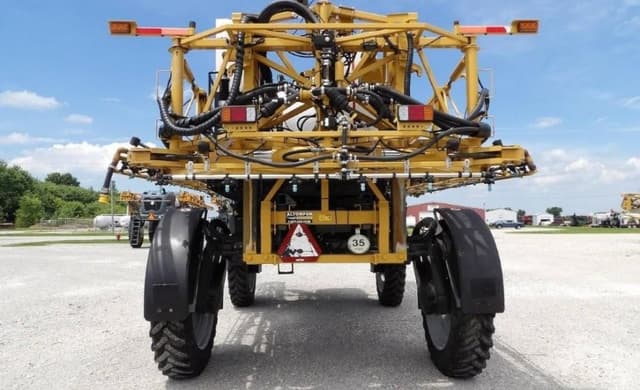 Image of RoGator RG1100B equipment image 3