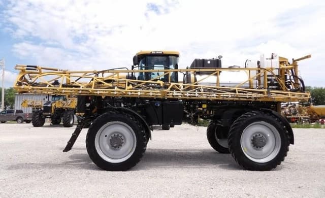 Image of RoGator RG1100B equipment image 1