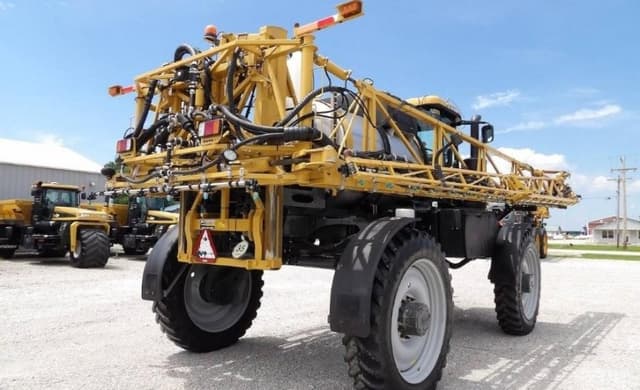 Image of RoGator RG1100B equipment image 4