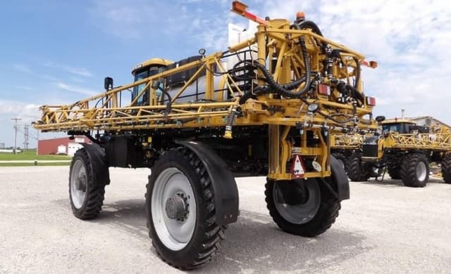 Image of RoGator RG1100B equipment image 2