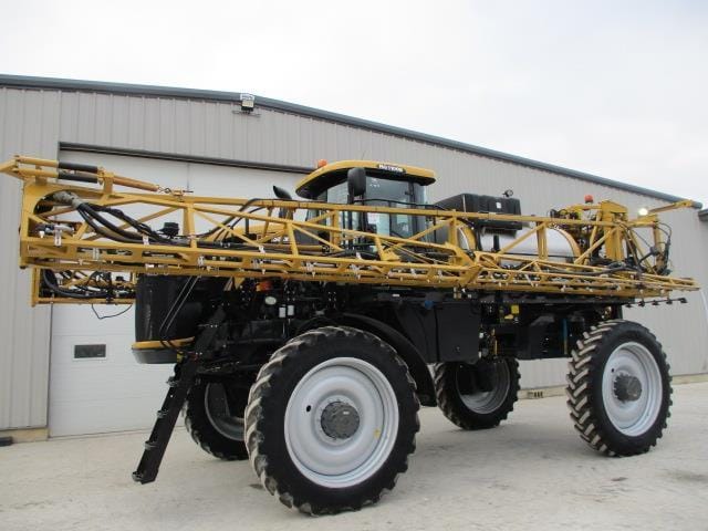 2017 RoGator RG1100B Equipment Image0
