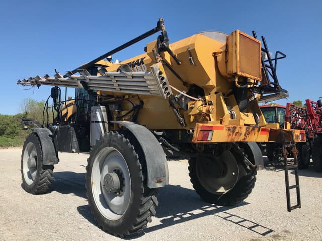 Image of RoGator RG1300 equipment image 3