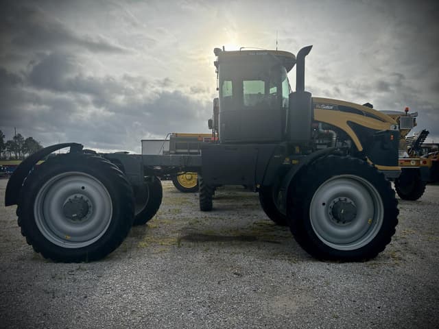 Image of RoGator RG1300 equipment image 4