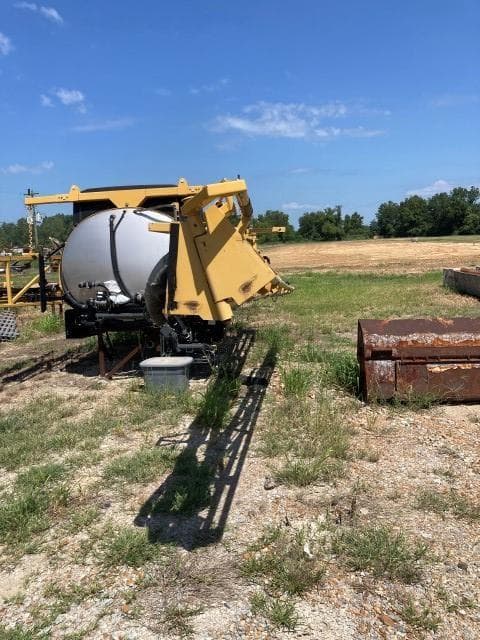 Image of RoGator RG1300B equipment image 1