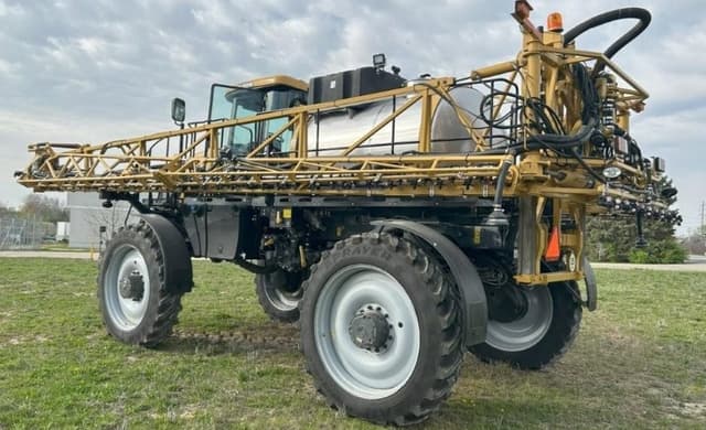 Image of RoGator RG1300B equipment image 3