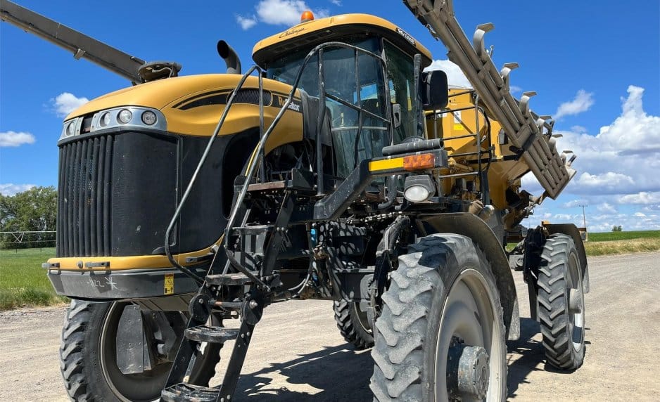 2017 RoGator RG1300B Equipment Image0