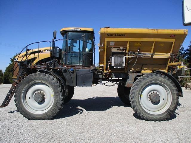 Image of RoGator RG1300B equipment image 2