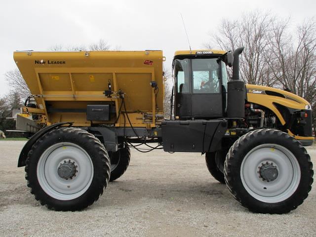 Image of RoGator RG1300B equipment image 2