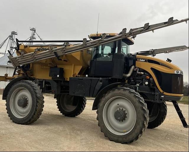 Image of RoGator RG1300B equipment image 2