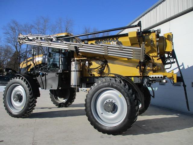 Image of RoGator RG1300B equipment image 4