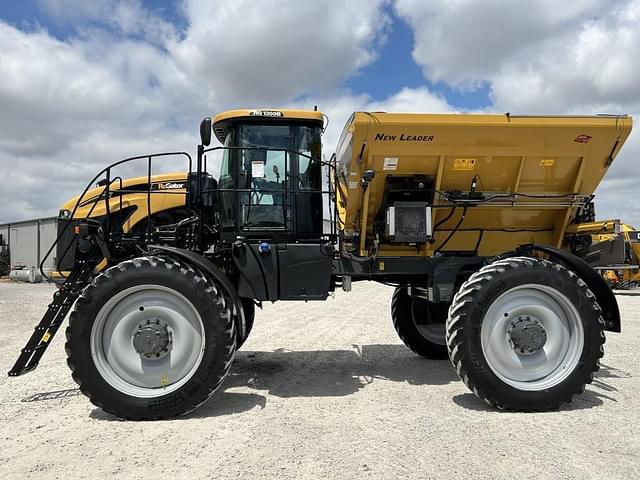 Image of RoGator RG1300C equipment image 2
