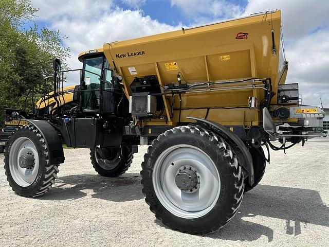 Image of RoGator RG1300C equipment image 4