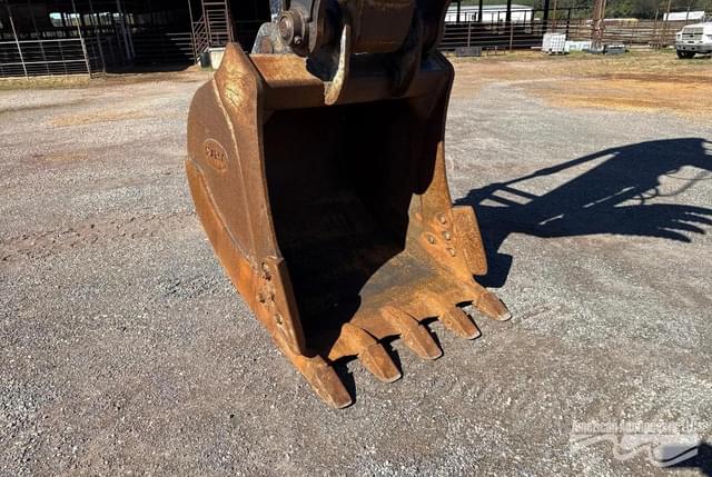 Image of SANY SY235CLC equipment image 4