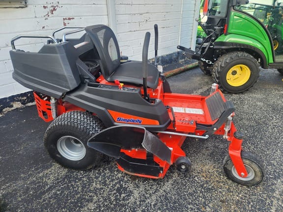 2017 Simplicity Courier Equipment Image0