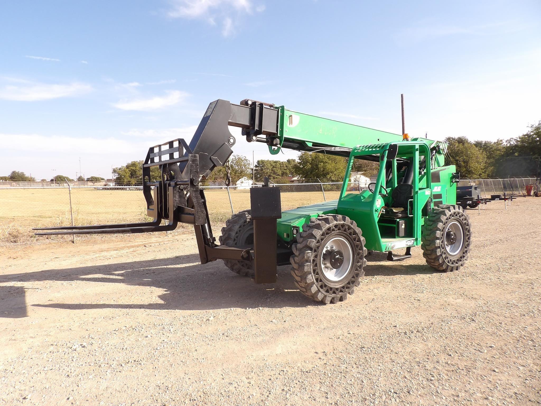 2017 Skytrak 10042 Equipment Image0