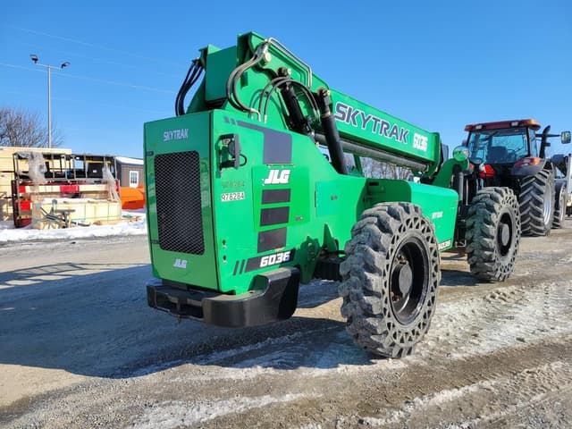 Image of Skytrak 6036 equipment image 4