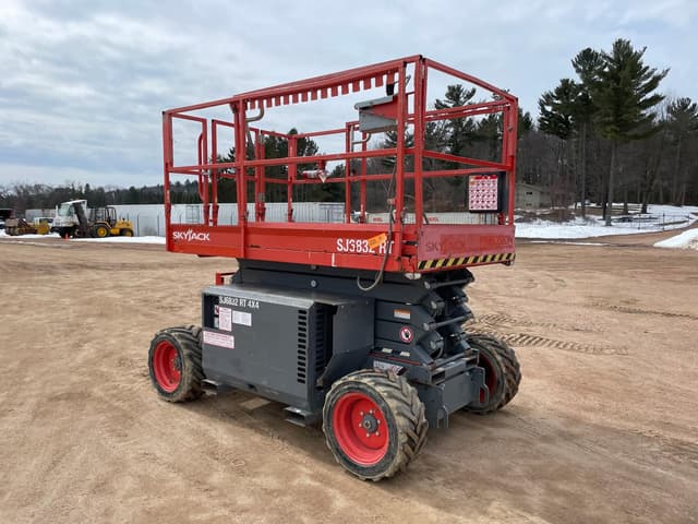 Image of Sky Jack SJ6832RT equipment image 2