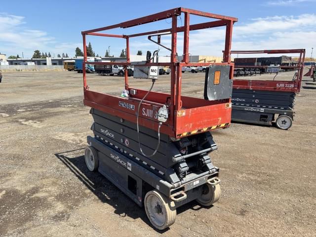 Image of Sky Jack SJ3226 equipment image 1