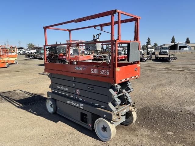 Image of Sky Jack SJ3226 equipment image 1