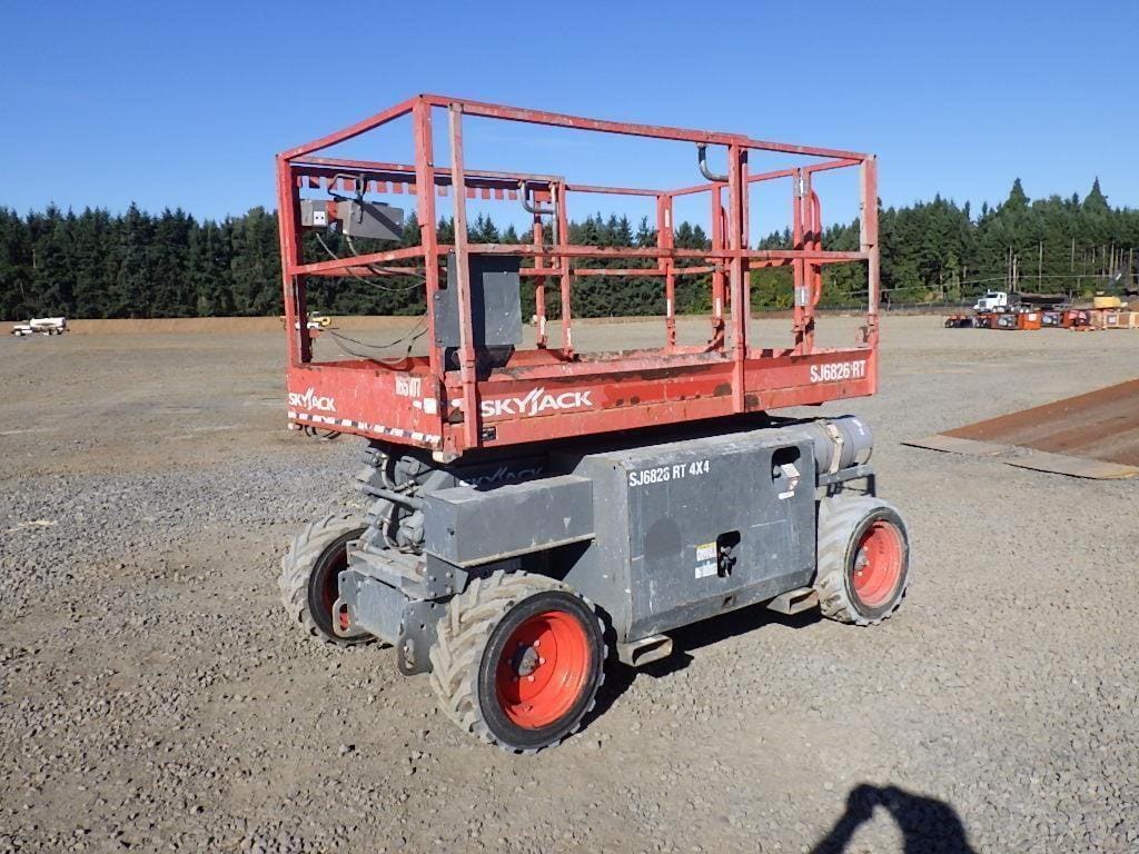 2017 Sky Jack SJ6826RT Equipment Image0