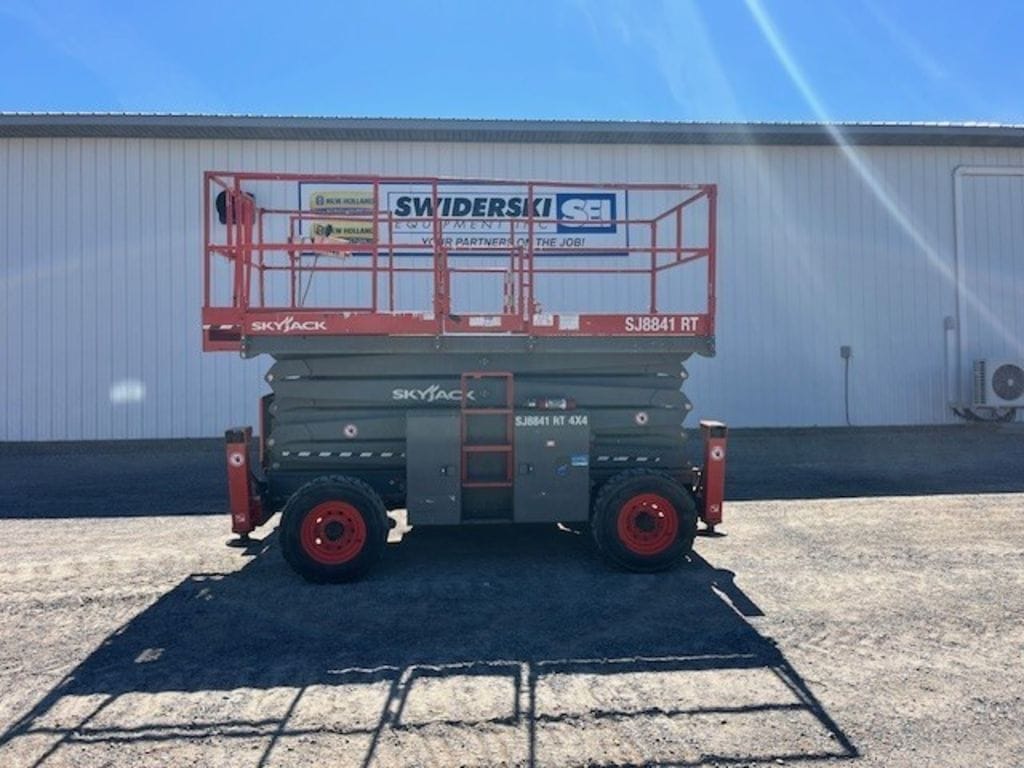 2017 Sky Jack SJ8841RT Equipment Image0